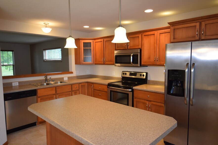 Building Photo - 9122 Ancient Oak Ln