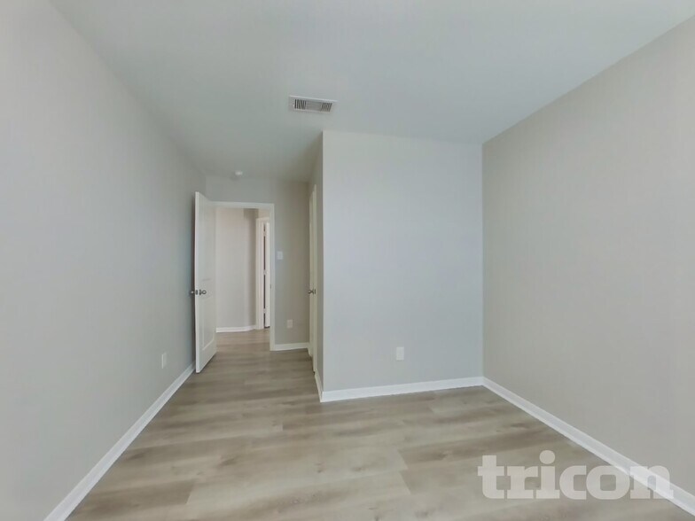 Building Photo - 417 Palomino Stand Dr