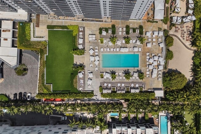 Building Photo - 2301 Collins Ave