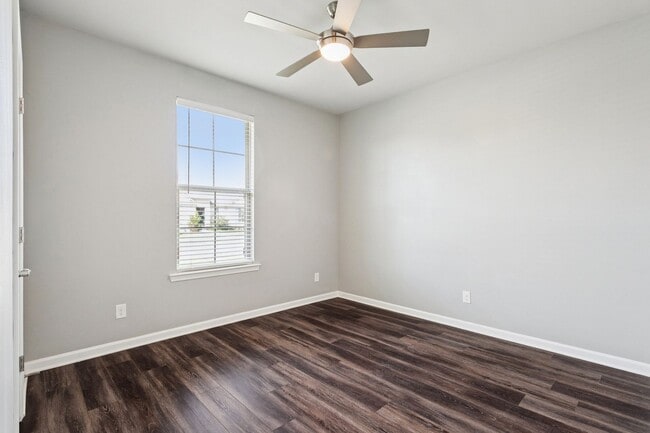 Building Photo - Resort-Style Living! 4 Bed/2 Bath Slidell ...