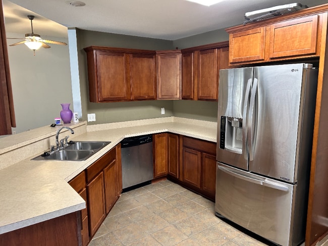 Building Photo - 13480 Alexis Dr