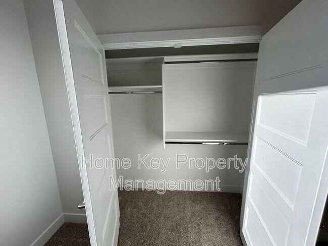 Building Photo - 4065 Eureka Aly