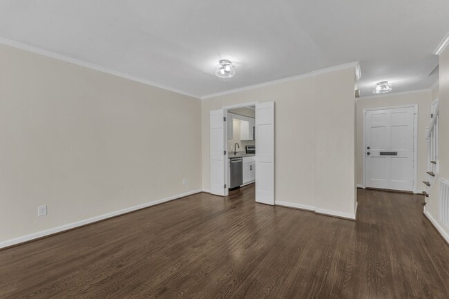 Building Photo - 2824 Wayland Dr