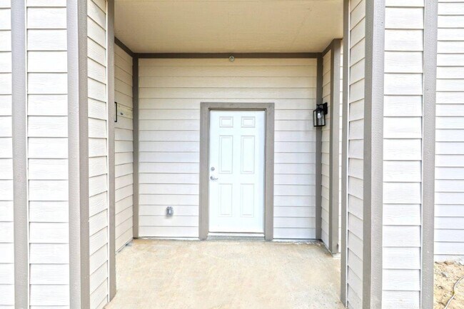 Building Photo - 7126 Rosson Rd