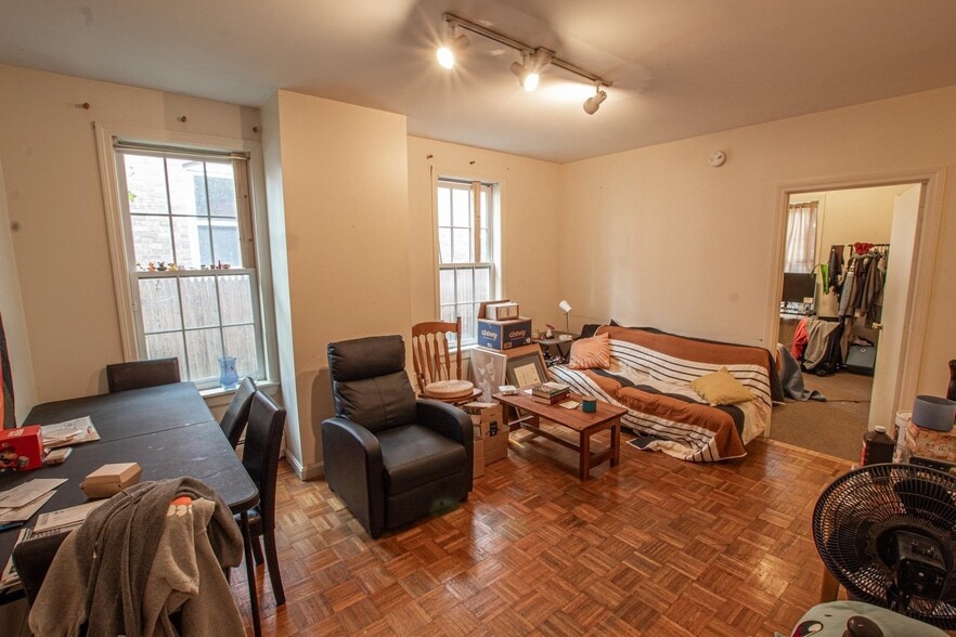 Building Photo - 55 Monroe St