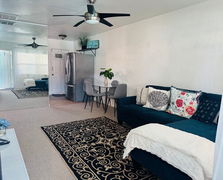 Building Photo - 412 73rd Ave