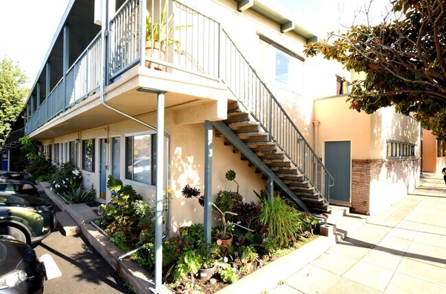 Primary Photo - 1301 Gilman St
