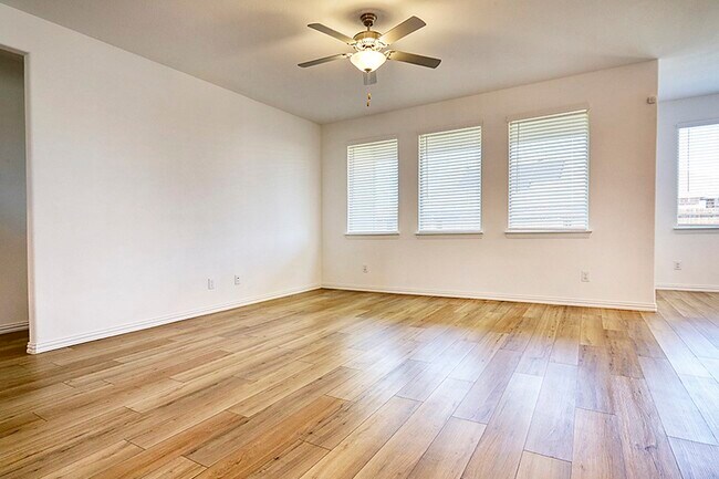 Building Photo - 215 Olmstead Dr