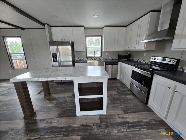 Building Photo - 2995 Barr Ln