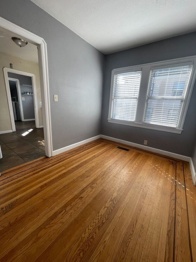 Building Photo - 2-Bedroom, 1-Bath with Converted Garage Sp...