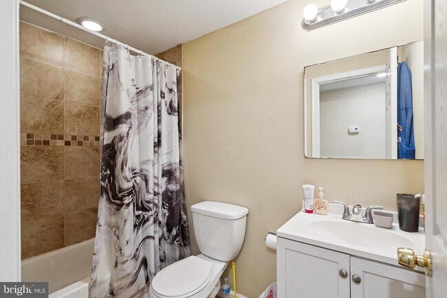 Building Photo - 1611 N 17th St