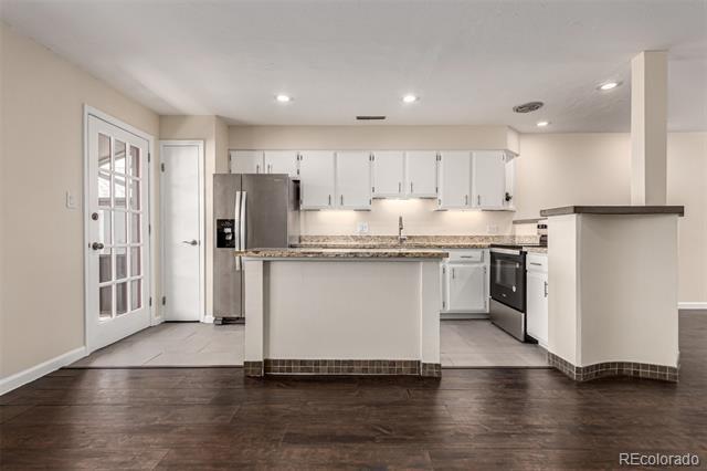 Building Photo - 2301 E Fremont Ave