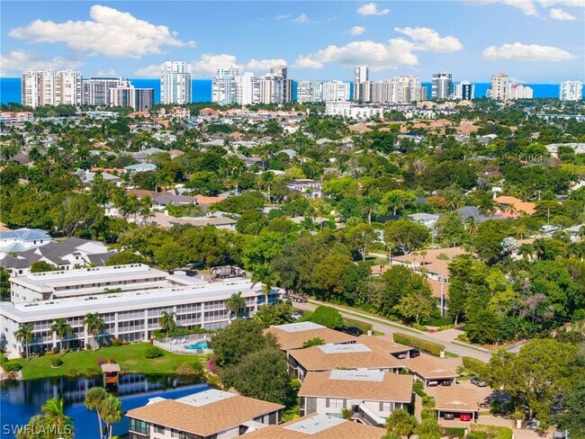 Building Photo - 3135 Riviera Dr