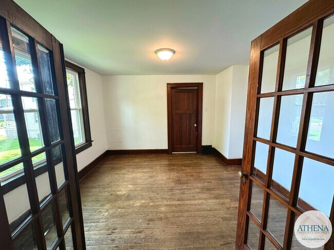 Building Photo - 413 N Frederick St