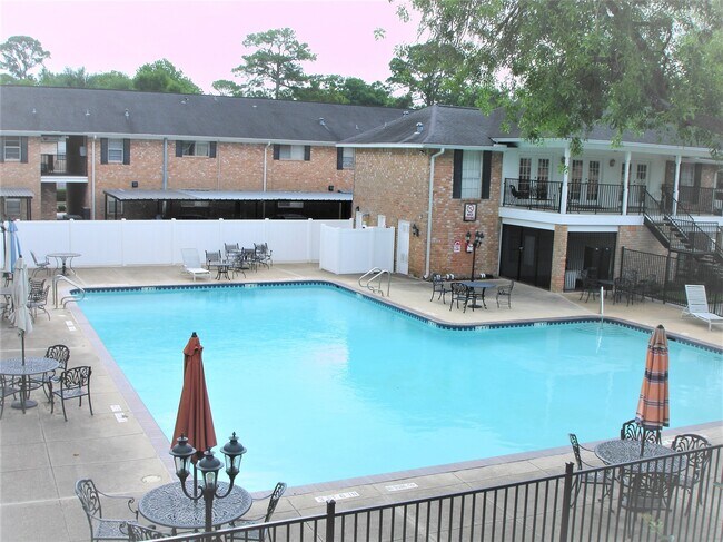 Building Photo - 14333 Memorial Dr