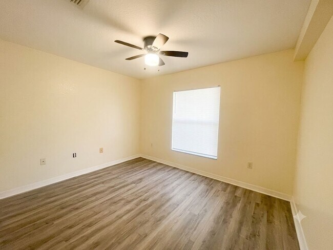 Building Photo - 2607 Emerald Lake Ct