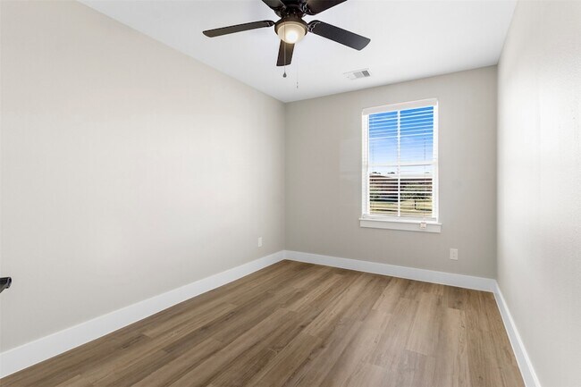 Building Photo - 3152 N Cleveland St