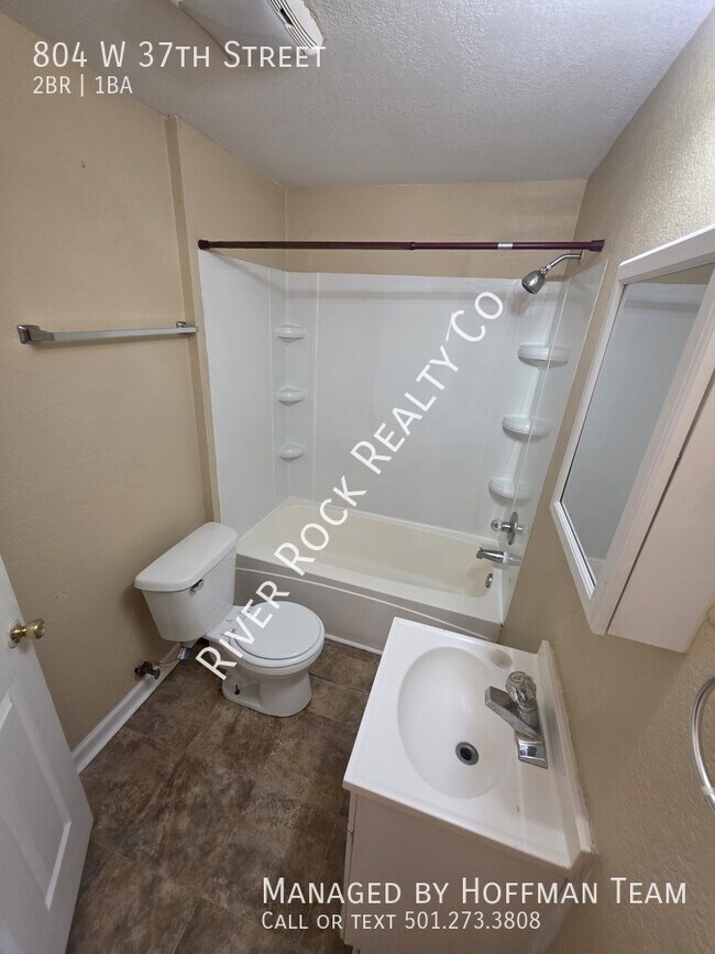 Building Photo - 804 W 37th St