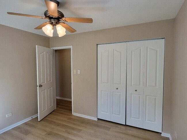 Building Photo - 7510 Farmingdale Dr