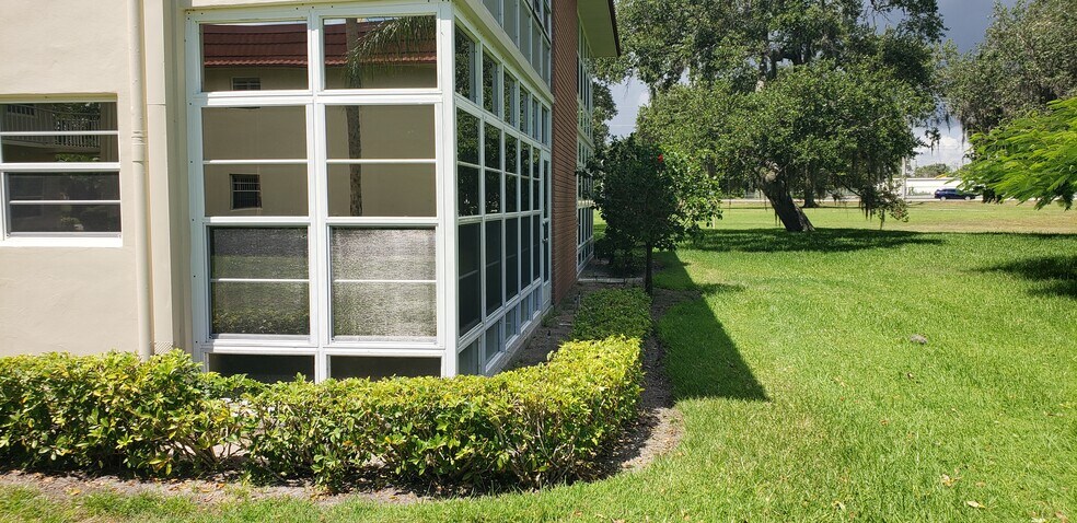 OutsideLanai View - 10 Vista Palm Ln