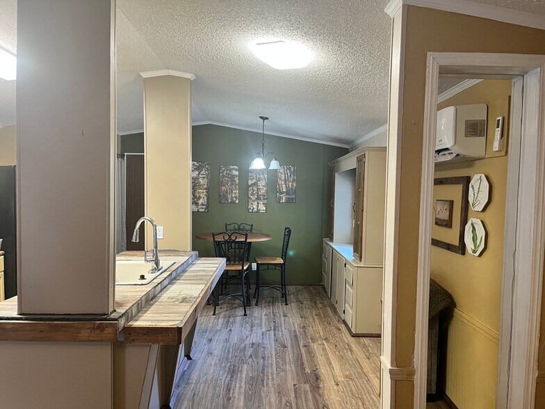Building Photo - 1097 Elm Run