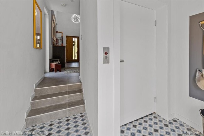 Building Photo - 284 Eliot St