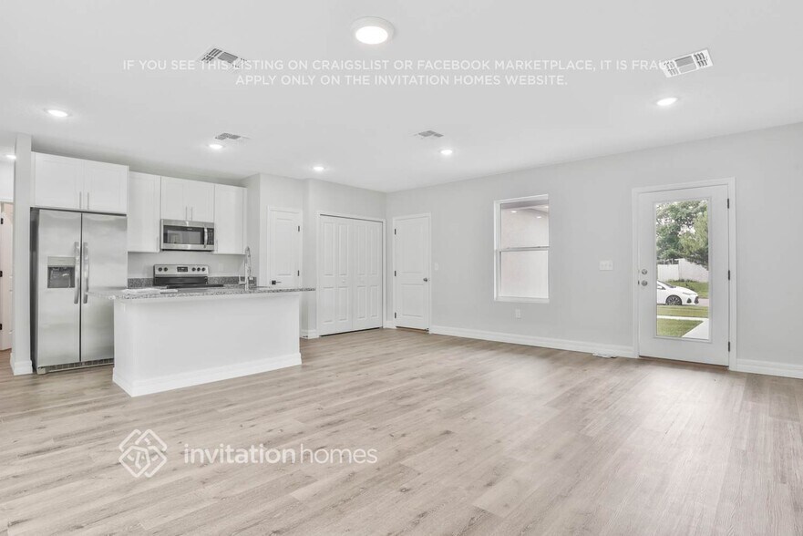 Building Photo - 7642 Coot St