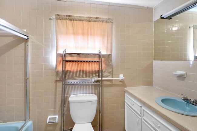 Building Photo - 5554 Beechnut St