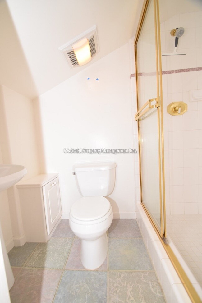 Building Photo - Adorable Home in Ideal San Anselmo Neighbo...