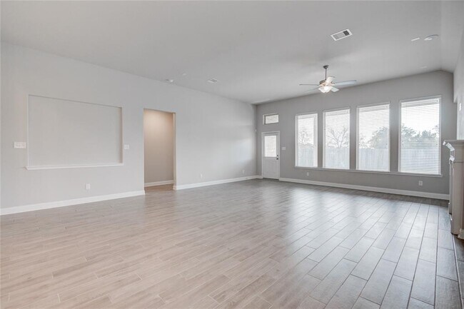 Building Photo - 12704 Southern Oaks Landing