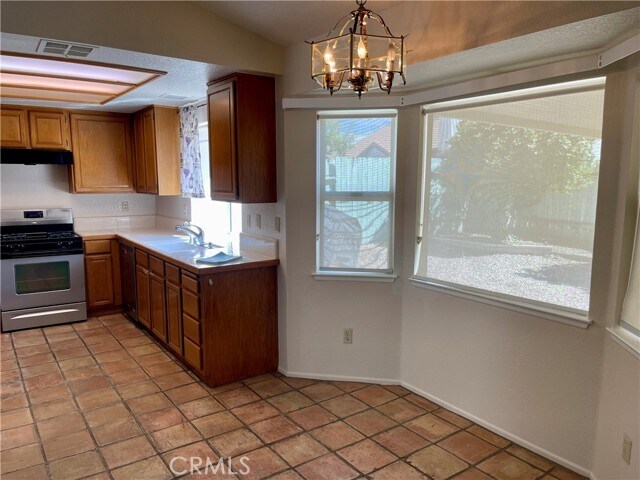 Building Photo - 680 Goldenrod St