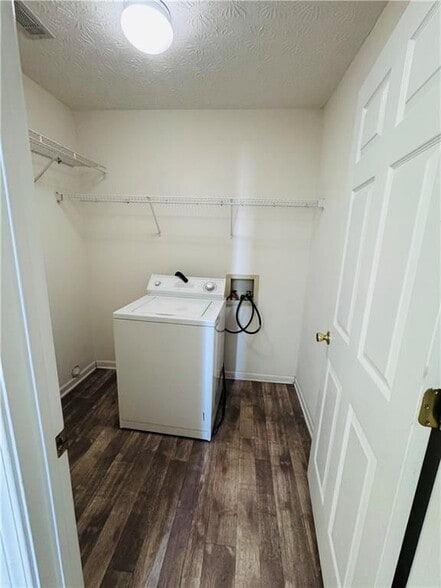 Building Photo - 3165 Chandon Ln