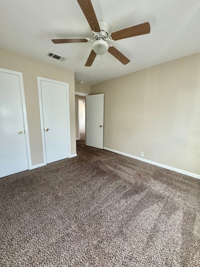 Building Photo - NOW AVAILABLE - 3 Bedroom Home!!