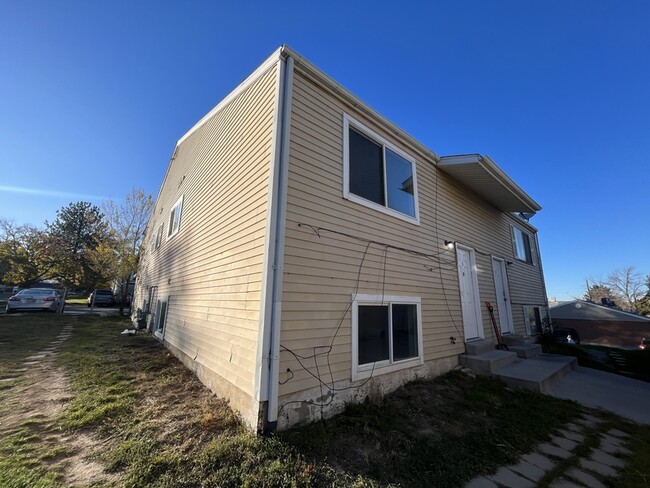 Building Photo - 4742 W Arlington Park Dr