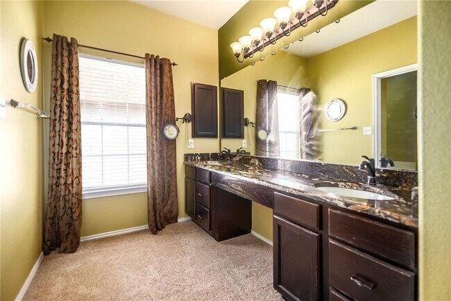 Building Photo - 2315 Little Tree Bend