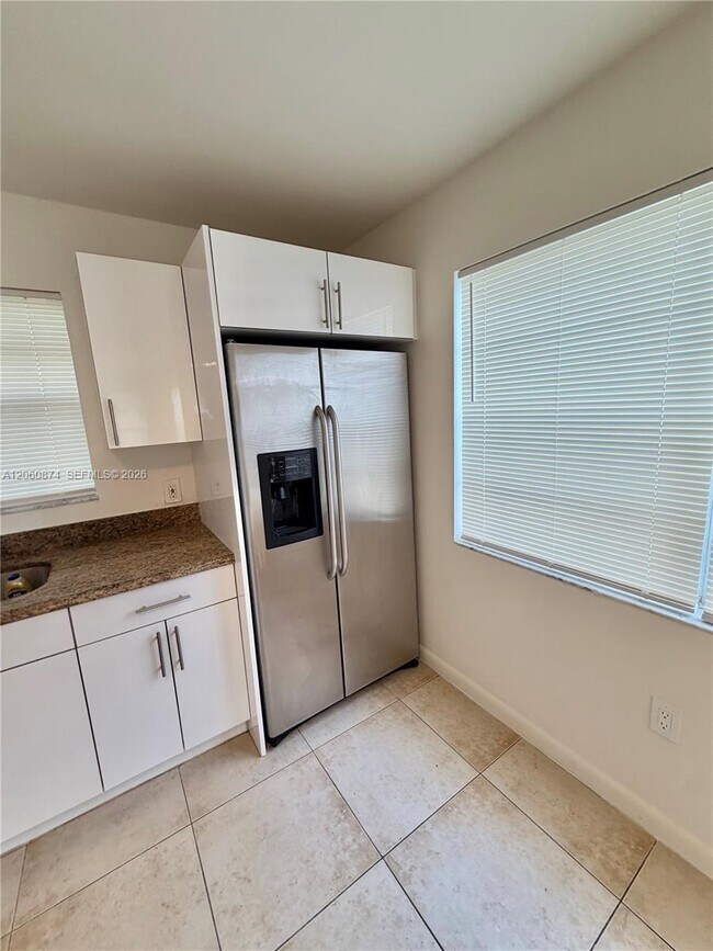 Building Photo - 4073 SW 52nd St
