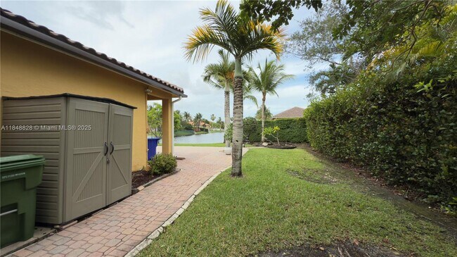 Building Photo - 1247 NW 165th Ave
