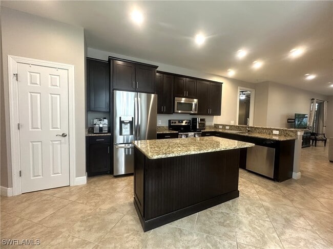 Building Photo - 13462 Kent St