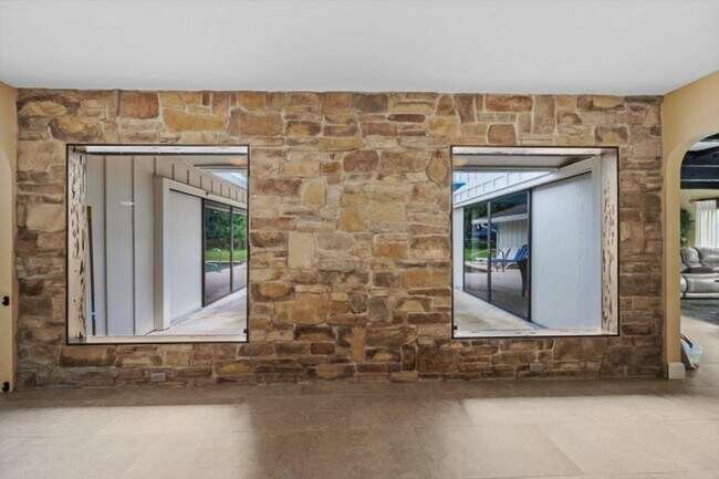 Building Photo - 3306 Fargo Ave