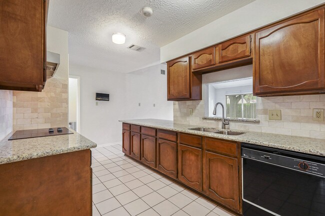 Building Photo - 5039 Tain Dr