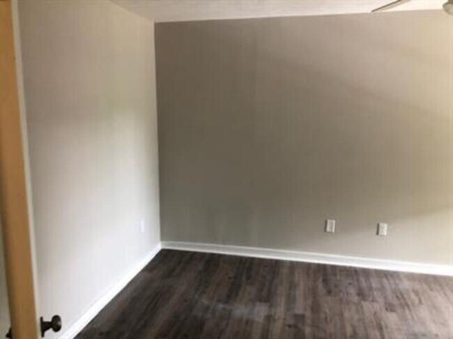 Building Photo - 539 Woodland Hills Pl