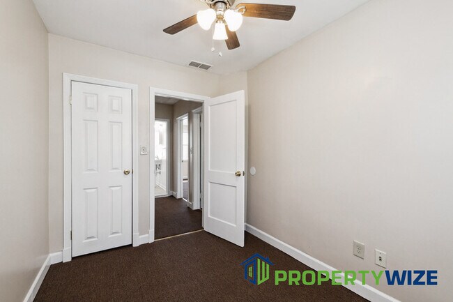 Building Photo - 1250 Walker Ave