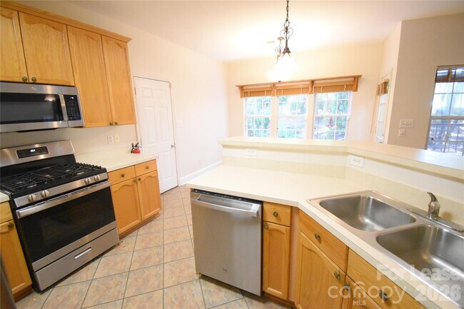 Building Photo - 3704 Wind Ridge Pl