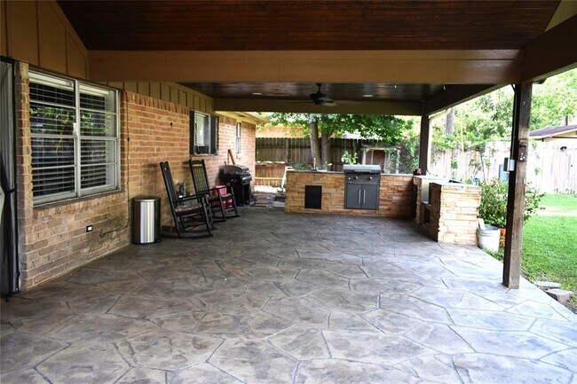 Building Photo - 12706 Highmanor Dr