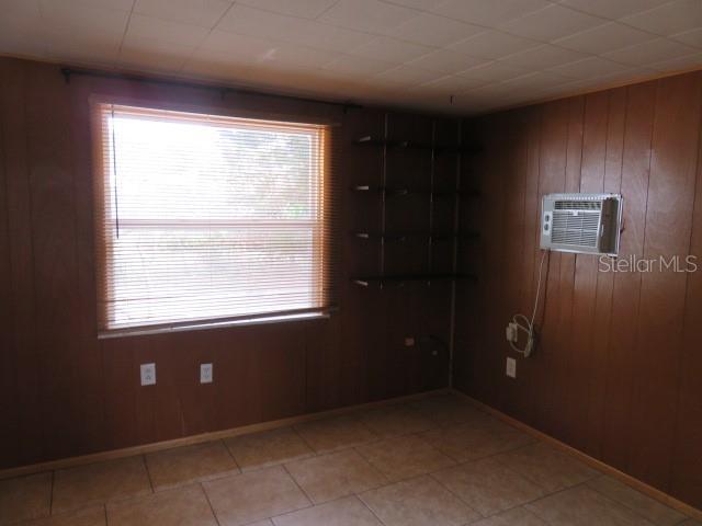 Building Photo - 2204 20th Ave W