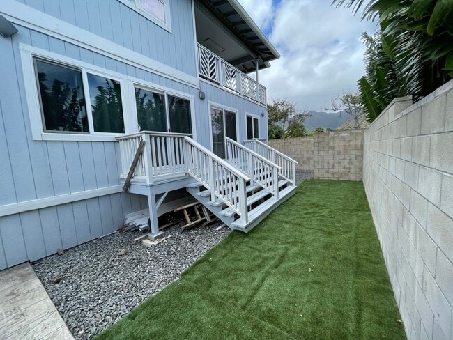 Building Photo - 6153 Kalaniana?ole Hwy