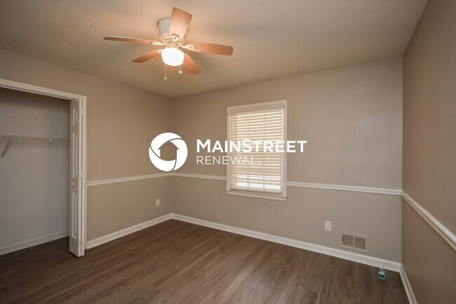 Building Photo - 3 Bedroom Pet-Friendly Home in Conyers, GA with Main Street Renewal