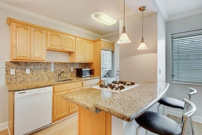 Building Photo - 65 Washington Ave