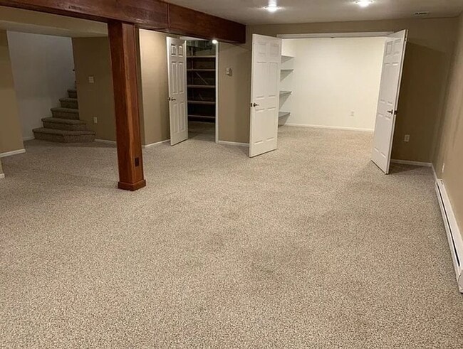 Building Photo - Spacious Single-Family Home in Established Wellington Neighborhood