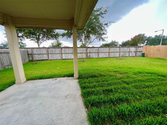 Building Photo - 6165 Bridgewater Ln